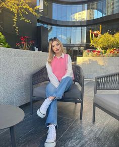 Pink Outfit Inspiration, 20 Outfits, Outfits Con Jeans, Latina Outfits, Latina Fashion Outfits, Casual College Outfits, Fashion Top Outfits, Cold Outfits, Everyday Fashion Outfits