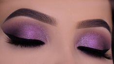 Purple Eye Shadowing Tutorial, Purple Eye Makeup Tutorial Step By Step, Purple And Black Eye Makeup, Make Up Viola, Purple Makeup Ideas Simple, Make Up Lilla, Purple Quince Makeup, Black And Purple Makeup, Light Purple Eye Makeup