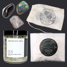 A gift set based around the new moon. Includes all the items you need to indulge in a new moon ritual bath!  Includes New Moon Bath Soak (8 oz jar) New Moon Bath Tea New Moon Bathing Stones (labradorite, black tourmaline, black moonstone) Comes in a handprinted lunar cycle 100% Muslin cotton drawstring bag New Moon Bath, Moon Bathing, New Moon Ritual, Moon Bath, Moon Ritual, New Moon Rituals, Bath Gift Set, Bath Tea, Black Moonstone