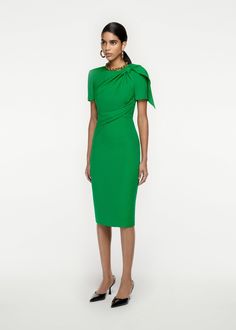 Short Sleeve Silk Wool knot Midi Dress in Green – Roland Mouret Pre Fall 2023, Midi Dress Fall, Drape Dress, Roland Mouret, 2023 Collection, Green Midi Dress, Silk Wool, Draped Dress, Pre Fall