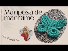 an image of a crocheted brooch with the words marposa de macrame on it