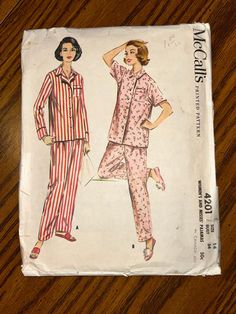 "This is a McCalls 1950s pattern 4201 for misses pajamas from 1957. The pattern is size 14, bust 34\", waist 26\", Hip 36\". The pattern is complete with all pieces and directions. Please convo. with any questions, and Thanks for Looking!" Vintage Pyjamas, Pajama Pants Pattern, Illustration Couple, 1950s Patterns, Sleeve Variations, Fashion Design Drawing, Retro Sewing Patterns, Pajama Pattern, Womens Sewing Patterns