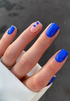 Gel Nail Designs Square Shape Short, Gel Tip Designs, Short Shellac Nails Design, Pretty Biab Nails, Short Nails Two Colors, Cute Short Nail Shellac Ideas, Cute Minimalist Nails Summer, Simple Biab Nails Short, Simple Manicure Ideas For Short Nails