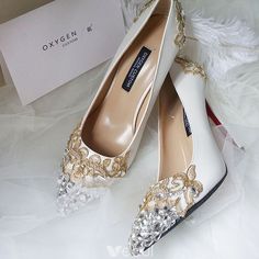 Luxury / Gorgeous Ivory Wedding Shoes 2019 Leather Appliques Lace Crystal Rhinestone 10 cm Stiletto Heels Pointed Toe Wedding Pumps Colorful Wedding Shoes, Peep Toe Wedding Shoes, Glamourous Heels, Wedding Pumps, Designer Wedding Shoes, Ivory Wedding Shoes, Wedding Shoes Lace, Wedding Shoes Bride, Bridal Wedding Shoes