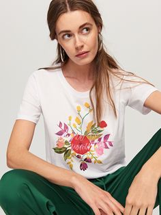 Legal Notice, T Shirts White, Fashionable Clothes, Flared Trousers, Data Protection, Flower Pattern, Flower Patterns, Latest Fashion Trends, Women Men