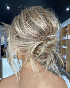 Bob Lung, Gorgeous Updos, Easy Updo Hairstyles, Guest Hair, Bridesmaid Hair Makeup, Up Dos For Medium Hair, Updos For Medium Length Hair, Low Bun, Updo Hairstyles