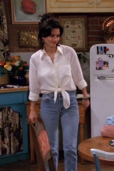 Friends Outfits 90s, Friends Monica, Friends Outfits, Celebrity Look Alike