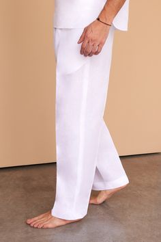 The Caden drawstring all-white linen pants are the perfect choice for easy-to-wear resort living. - 100% Italian "Masters of Linen"Pre-shrunkSoftened Churidar Pajama, Kurta Men, White Pajamas, Indian Kurta, Linen Men, Classic White Shirt, Linen Pant, White Linen Pants, Linen Fashion