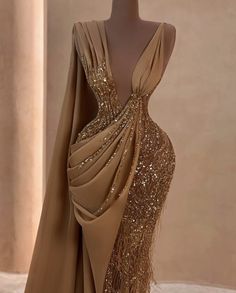 Makeup Looks Red, Dress Costume Ideas, Classy Gowns, Stunning Prom Dresses, Fancy Wedding Dresses, Elegant Dresses Classy