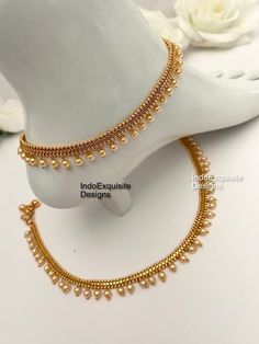 Gold plated anklets/Payal/ Punjabi Jhanjra/Indian bridal payal/golden Payal/Panjeb/Indian anklets//Pearl anklets Size-Standard adult fit All items are shipped from Brampton, Ontario, Canada. If you need your item by a certain day, please reach out to us for express delivery option before placing the order. We kindly request to consider minor variations in colors, shades, textures as pictures displayed may slightly vary from the actual product due to digital image limitations.Please expect the possibility of some minor imperfections when buying handmade jewelry. Please contact us for any questions you might have. Thank you and Happy shopping 😊 Golden Anklets Indian, Gold Anklets Indian Bridal, Anklets Pearl, Gold Payal, Bridal Payal, Indian Anklets, Jay Swaminarayan, Anklets Indian, Bridal Anklet