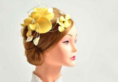 Large yellow fascinator hat Yellow wedding headpiece by MyArtDeco Pink Wedding Headpiece, Yellow Fascinator, Wedding Hair Flower, Bridesmaid Headpiece, Floral Fascinators, Flower Headpiece Wedding, Headpiece Flower, Bridesmaid Hair Pieces, Fascinator Wedding