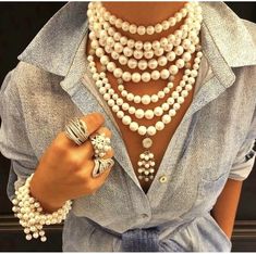 Looks Total Jeans, Dope Jewelry Accessories, Haircuts For Women Over 50, Gorgeous Hairstyles, Necklace Outfit, Hairstyles And Haircuts, Beautiful Hairstyles