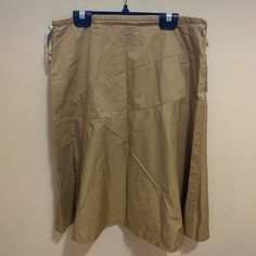 Women’s Tan Cotton Skirt Gap Stretch Size 4 New With Tags Spring Cotton Skirt By Gap, Gap Cotton Summer Skirt, Gap Cotton Skirt For Summer, Casual Cotton Skirt By Gap, Gap Casual Cotton Skirt, Summer Cotton Skirt By Gap, Fitted Cotton Skirt By Gap, Spring Cotton Asymmetrical Cargo Skirt, Casual Fitted Skirt By Gap