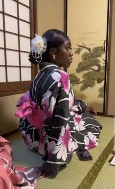 Credit to gorgeous bintalove on tt♡ #Japan #Kimono #teaceremony #blackbeauty 2025 Collage, Japanese Tokyo, Tokyo Trip, I Love Being Black, Japan Kimono, Kimono Outfit, Japan Woman, Black Femininity, Japan Aesthetic