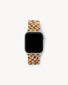 Feeling trendy and sustainable? Our iconic Apple Watch Bands, crafted with ethically-sourced materials and an acetate finish, give a finishing touch to your everyday look. Tech Watches, Jewelry Drawer, Tortoise Color, Bracelet Apple Watch, Rose Gold Hardware, Black Hardware, Apple Watch Band, Easy Gifts, Style Board