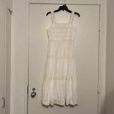 Red Dress Boutique Champagne & Strawberry Lace Midi Dress In White With Cream Detailing - Size Medium New With Tags. Never Worn. Back Zipper. Strawberry Champagne, Red Dress Women, Red Dress Boutique, Dresses Red, Dress Boutique, Lace Midi, Lace Midi Dress, Boutique Dresses, Red Dress