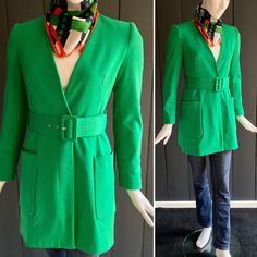 Contemporary flashy green jacket inspired by the 1940s with shoulder pads + matching belt, maxi patch pockets, plunging V-neck and invisible snaps. Zara brand, soft and pleasant material with good hold, polyester and viscose synthetic composition, very soft satin full lining. DooWop really likes the chic of this unique, beautifully crafted piece, diverted by its original color. Good vintage condition, scarf sold separately, sweater and jeans not included in the sale. Ideal Size XS/34/36, the mod Fitted Long Sleeve Blazer With Belt, Fitted Green Blazer For Fall, Green Fitted Blazer For Fall, Winter Green Belted Outerwear, Green Long Sleeve Outerwear With Belted Cuffs, Green Outerwear With Belted Cuffs And Long Sleeves, Retro Green Formal Outerwear, Elegant Green V-neck Outerwear, Fitted Green Outerwear With Pockets