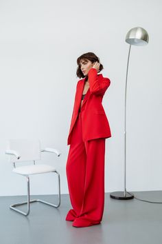 Fabric: Crepe Viscose 50%, Polyester 40%, Elastane 10% Included: Blazer and pants Peak lapel Single-breasted (1 button blazer) High-rise pants Wide leg pants Oversized suit Red Suits For Women, Moodboard Red, Oversized Suit, Street Style Outfits Casual, Satin Suit, Red Suit, Power Suit, Peak Lapel, Red Pants