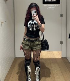 Shorts Alternative Outfits, Grunge Short Outfits, Alt Inspo Outfit, Alt Fishnet Outfit, Emo Outfit With Shorts, Gothic Outfit Ideas Summer, Leather Jacket Alt Outfit, Emo Outfits For Summer, Alt Outfit Ideas Summer