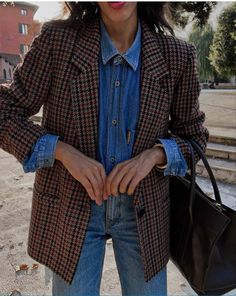 Tweed Jacket Outfit, French Capsule Wardrobe, Denim Outfit Men, Tweed Outfit, Parisienne Style, Mix Photo, Outfit Mujer, Casual Day Outfits, Outfit Inspiration Fall