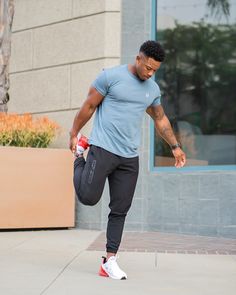 Shop our mens activewear and save 20% off sitewide using code TITANPINS - #mensfashion #athleisure #gymshark #75hard Workout Clothes Aesthetic Men, Sport Outfits Men Gym Aesthetic, Athletic Build Mens Fashion, Men Activewear Fashion, Active Wear Outfits Men, Mens Athletic Fashion Gym, Athletic Outfit Men, Mens Athletic Outfits, Gymshark Outfit Mens