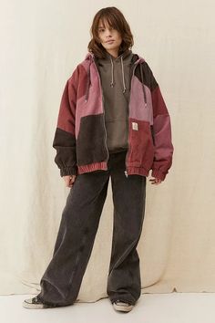 Big Jacket Outfits, Urban Outfitters Winter, Oversized Jacket Outfit, Urban Outfitters Outfit, Fleece Jacket Outfit, Skate Outfit, Corduroy Patchwork, Urban Outfitters Style, Jogger Outfit