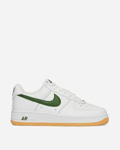 Iconic AF1 style in a fresh forest green and white colorway perfect for showcasing on social. Customized like the original 1984 Color Of The Month releases, this must-have sneaker will elevate any Instagram fit with it's standout hue and perforated toebox detailing. Included shoe brush makes caring for the supple leather upper effortless so these streetwear staples can be flaunted again and again. Enduring quality and customization in every step. Green Throwback Sneakers For Streetwear, Throwback Sneakers With Gum Sole For Sports, Throwback Lace-up Sneakers With Gum Sole, White Throwback Sneakers With Gum Sole, White Low-top Throwback Sneakers, Nike Custom Sneakers With Gum Sole For Sports, Sporty Nike Air Force 1 With Gum Sole, Throwback Low-top Sneakers With Gum Sole, Nike Air Force 1 Mid-top With Gum Sole