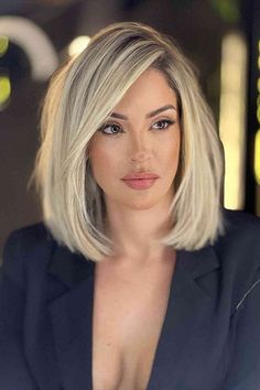 Professional Shoulder-Length Straight Blonde Bob Haircut Long Bob Haircuts, Shoulder Length Hair Cuts, Haircuts For Medium Hair, Long Bob Hairstyles, Chic Hairstyles, Medium Hair Cuts, Shoulder Length Hair, Short Bob Hairstyles, Medium Length Hair Cuts