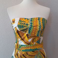 Get Ready For Some Serious Summer Glamour Courtesy Of Banana Republic's Collection With Trina Turk, Queen Of Bold Prints And California Sunshine. Gorgeous Strapless Dress By Trina Turk For Banana Republic. Dress Is Fully Lined. Zipper Is Down Middle. Strapless Paisley Pattern Dress. Excellent Condition. Funky, Fun Retro Pattern. Shell 98% Cotton 2% Elastane Lining 95% Polyester 5% Elastane Bin 002-0048 Yellow Dresses With Retro Print For Summer, Yellow Fitted Strapless Dress For Spring, Yellow Dress With Retro Print For Spring, Retro Yellow Mini Dress For Party, Fitted Retro Strapless Dress, Retro Strapless Spring Dress, Yellow Retro Mini Dress For Party, Fitted Retro Yellow Dresses, Yellow Fitted Retro Dress