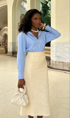 Femine Outfit Black Women, Modest Black Women, Black Feminine Outfit, Pearls Outfit, Friends Talking, Outfit Modest, Cute Professional Outfits, Skirt Linen, White Long Skirt