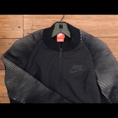 Black Nike Jacket Is Water Resistant On The Front And The Back And Sleeves Are Polyester. Brand New Without Tags, Never Worn. Super Sleek Fitted Looking. There Are Also 2 Zippered Pockets On Both Sides Of The Jacket!! Black Nike Jacket, Nike Windrunner Jacket, Nike Running Jacket, Nike Quarter Zip, Nike Windrunner, Vintage Nike Windbreaker, Windrunner Jacket, Womens Puffer Vest, Nike Zip Up