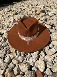 Western Hat Women, Bohemian Hats For Women, Painted Wide Brim Hat, Western Hats For Women Boho, Diy Fedora Hat, Boho Hats For Women, Wide Brim Fedora Women, Hat Ideas For Women, Felt Hats For Women