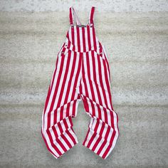 Vintage Game Bibs Striped Overalls Red White Cotton Baggy Fit Wide Leg Work Wear 90s Skate / Streetwear Great Condition: 7/10 (small marks, aka some character) Men's Size:  Waist: 30" Length (inseam): 28" Leg Opening: 9" Thigh Opening: 12" Front Rise: 14" Keroppi Cosplay, Vintage Hiphop, Baggy Overalls, Striped Overalls, 90s Skate, Men Jumpsuit, Vintage Overalls, Skate Streetwear, Mens Overalls