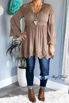 AHB EXCLUSIVE - The Most Beautiful Top - Mocha Behati Prinsloo, Angel Heart, Patiala Salwar, Beautiful Kimonos, Summer Work Outfits, Marchesa, Fashion Over 50, New Classic, Clothing Size Chart