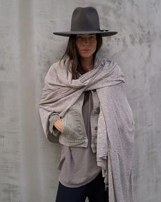 Grey skies + "The Signature" in graphite Grey Skies, Boho Luxe, Androgynous Fashion, Love Hat, Wearing A Hat, Tomboy Fashion, Mode Inspo