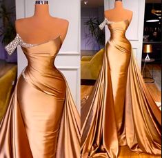 Gold Gowns Elegant Classy, Gold Dress Long Classy, Prom Bags, Gold Evening Gown, Dress With Detachable Train, Illusion Lace Dress, Royal Gowns, Crystal Mermaid, Backless Evening Gowns