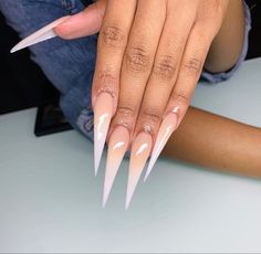 Nude And White Ombre Nails, Ombré Stiletto Nails, Stelitto Nails, Nails Stiletto Long, Nude Stiletto Nails, White Ombre Nails, Beige Nails Design, Stilleto Nails Designs, 2022 Nails