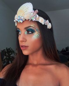 Mermaid Costume Party, Mermaid Looks Make Up, Makeup Ideas Mermaid, Beach Theme Makeup, Mermaid Makeup Halloween Easy, Mermaid Theme Makeup, Diy Mermaid Makeup For Women, Mermaid Make Up Aesthetic