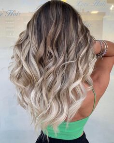 Blonde Curly Balayage, Curly Balayage, Balayage Hair Blonde Medium, Hairstyle Hacks, Blonde Hair With Roots, Mushroom Hair, Brunette Hair With Highlights, Dark Roots Blonde Hair