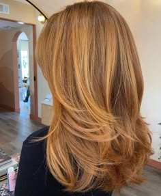 Volume Blowout Medium Hair, Straight Blowout Hair, Shoulder Length Layered Hair, Haircut Inspo, New Hair Trends, Spring Hair, Blowout Hair, Penteado Cabelo Curto, Brown Blonde