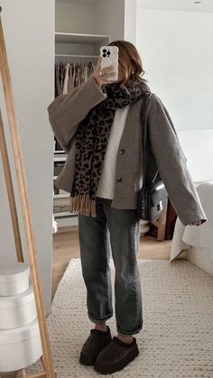 Zara Outfit 2024 Autumn, Cozy Thanksgiving Outfit, Trenchcoat Style, Cozy Winter Outfit, Stile Blair Waldorf, Adrette Outfits, Accessories Outfit, Outfit Autumn