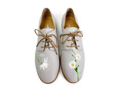 handpainted Italian comfortable oxford ivory shoes with flower design Spring Cream Leather Shoes With Rubber Sole, Cream Leather Shoes With Almond Toe For Spring, White Leather Shoes For Spring, Waterproof Paint, Men's Wedding Shoes, Italian Leather Shoes, Leather Flower, Leather Flowers, Elegant Flowers