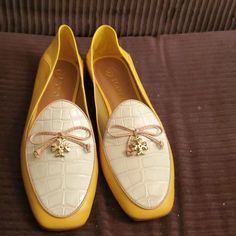 Beautiful And Comfortable Yellow Flats With Leather Sole And Round Toe, Yellow Round Toe Flats With Leather Sole, Casual Yellow Loafers With Round Toe, Casual Yellow Closed Toe Loafers, Yellow Leather Flats With Almond Toe, Yellow Leather Slip-on Flats, Yellow Leather Almond Toe Flats, Yellow Closed Toe Loafers For Summer, Casual Yellow Leather Flats