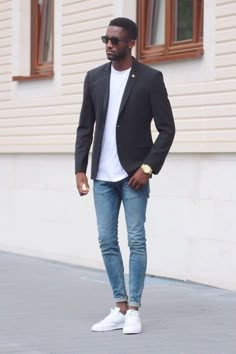 Mens Trendy Outfits, Outfit Jeans, Men Style Tips, Mens Fashion Suits, Black Man, Black Men Fashion