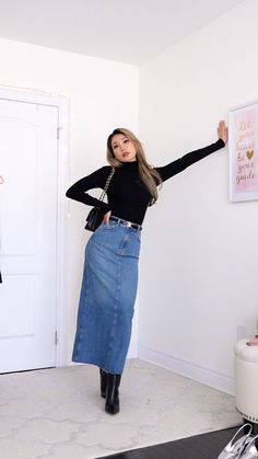 Long Demon Skirt Outfit, Jean Skirt And Leggings Outfit, Black Denim Maxi Skirt Outfit Winter, Long Skirt With Top Outfit, Medium Black Skirt Outfit, Demin Skirt Long, Mango Clothes Outfits, Blue Denim Maxi Skirt Outfit, Zara Denim Skirt Outfit