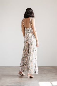 Elle Sage Floral Halter Jumpsuit - $40 | Tobi US Style Inspiration Minimalist, Minimalist Accessories, Halter Jumpsuit, Floral Jumpsuit, Style Minimalist, Messy Hairstyles, Backless Dress Formal, Minimalist Fashion, Ankle Length