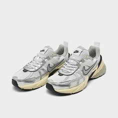 Nike V2K RunSummit White Metallic Silver (Women's) The Women’s Nike V2K Run “Metallic Silver” is a women’s-exclusive lifestyle sneaker with a design that shows love to early 2000s-era running shoes. The V2K Run in the “Metallic Silver” colorway has... SKU FD0736 100 •Summit White/Pure Platinum/Light Iron Ore/Metallic Silver WOMENS •2023 •Metallic Silver We ship out orders Fast! All the product is brand new in the box. No offer, price is firm! If you have question about the size please feel free to contact me. 100% Authenticated&Verified before you received them! Before make a order, please make sure the size and address is all correct!!! All Sales are final. No return or exchange. Thank you for choosing us! Retro Remodel, Nike V2k, Nike Vomero, Vomero 5, Top Sneakers Women, Gym Fits, Nike Flyknit, Newest Jordans, Running Shoes Nike