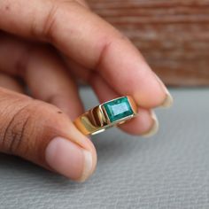 💖 Genuine Emerald Signet Men's Ring - Cushion Signet Men's Ring - Men's Emerald Ring - 925 Sterling Silver Ring - Christmas Day Gifts Ring ❥ Metal: Solid sterling silver ❥ US Ring Size: Choose Size ❥ Stone Size: 6*8 mm Octagon Emerald Cut ✈ Free Shipping (USPS) ✈ Free Shipping United Kingdom 🎁 Free Gift Box ↻ 3 Days Return ⌛ 3-Day Handling Time 💖 What is emerald stone good for? Emerald is known as the "stone of successful love". It brings loyalty and provides for domestic bliss. It enhances u Luxury Silver Men's Ring With Emerald, Square Gemstone Rings Men, Signet Ring With Stone, Mens Emerald Rings, Ring Cushion, Cushion Ring, Men Gifts, Emerald Stone, Silver Rings Handmade