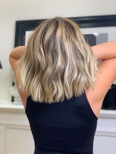 Highlighted Blonde Bob, Short Blonde Hair Summer, Blonde Highlights Lob, Short Bob Blonde Balayage, Dirty Blonde Hair With Highlights Short, Dark Blonde Long Bob, Medium Blonde Hair Cuts, Trendy Blonde Hair Short, Blonde Medium Bob