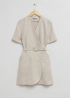 Tailored Linen Belted Mini Dress - Light Beige - Mini dresses - & Other Stories US Jeans Trend, Look Formal, Couture Mode, Dress Crafts, Mode Inspo, V Cut, Fashion Story, Looks Style, Work Attire